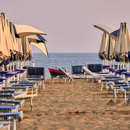 Enjoy The Sun From The Terrace Of Our Daire *